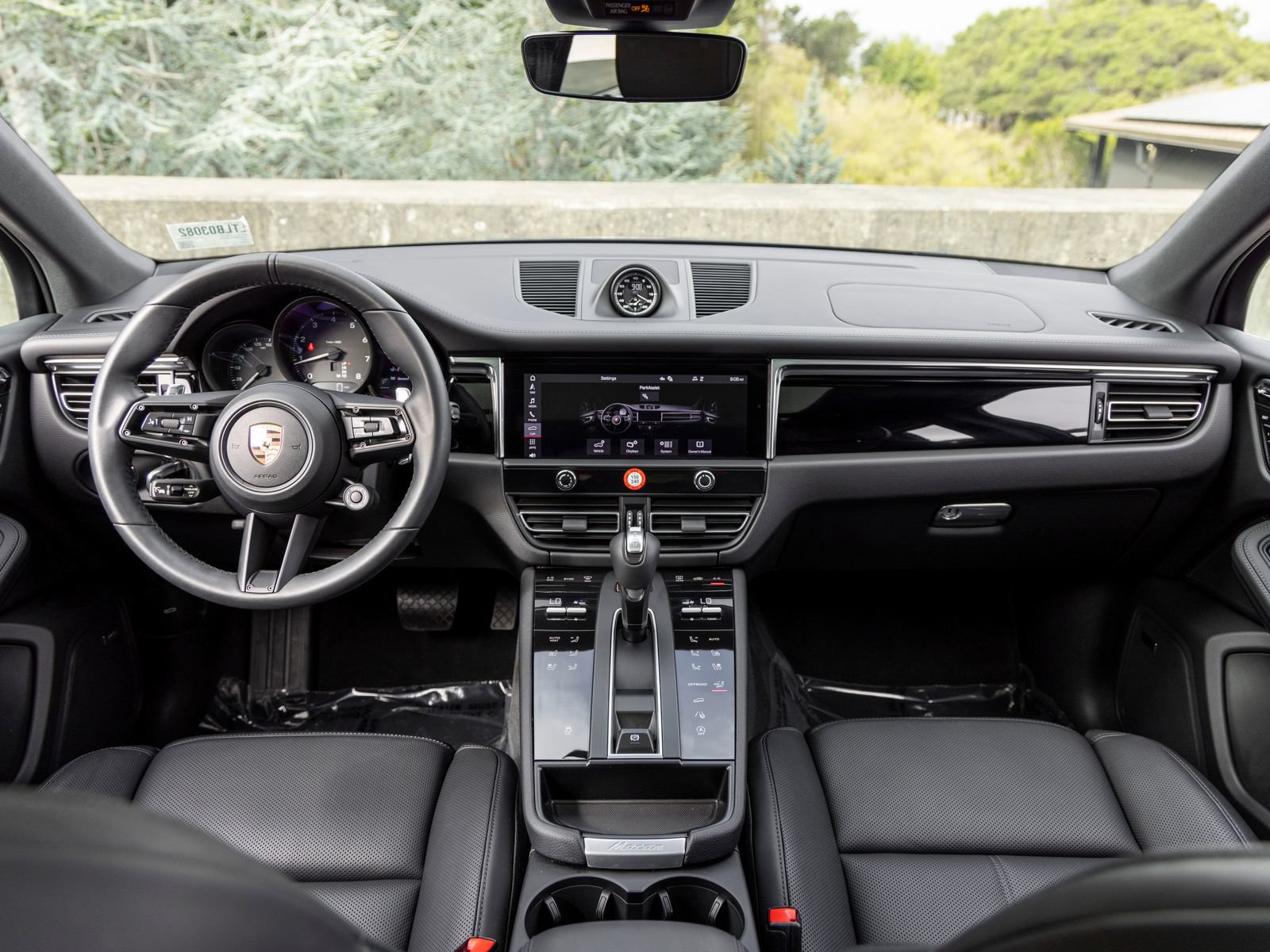Certified 2026 Porsche Macan AWD/4WD image 34