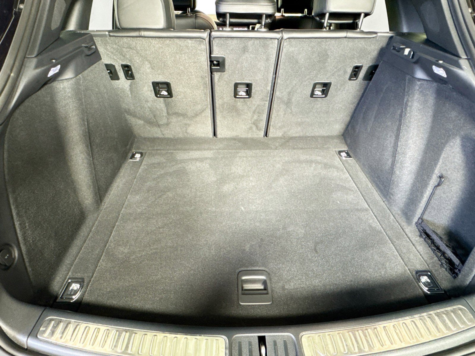 Certified 2025 Porsche Macan image 22