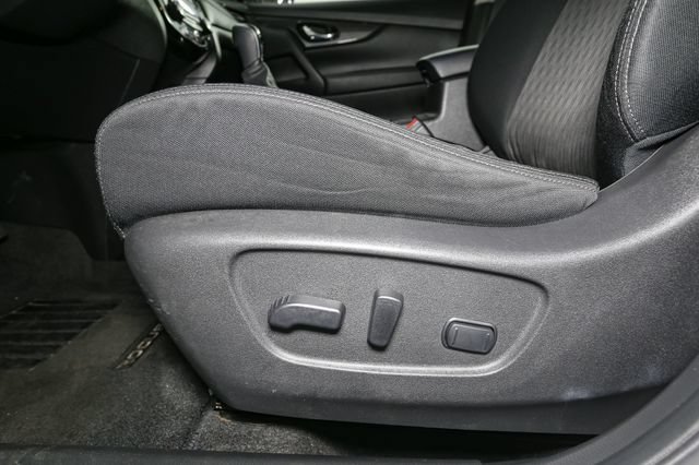 Used 2020 Nissan Rogue SV AWD/4WD image 35