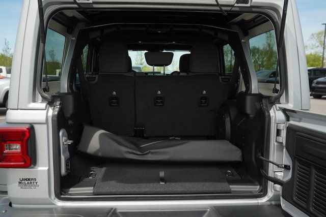 New 2024 Jeep Wrangler Unlimited Rubicon w/ Capability Package AWD/4WD image 15