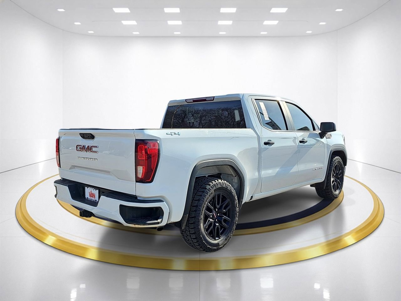 Used 2024 GMC Sierra 1500 Pro w/ Graphite Edition image 6