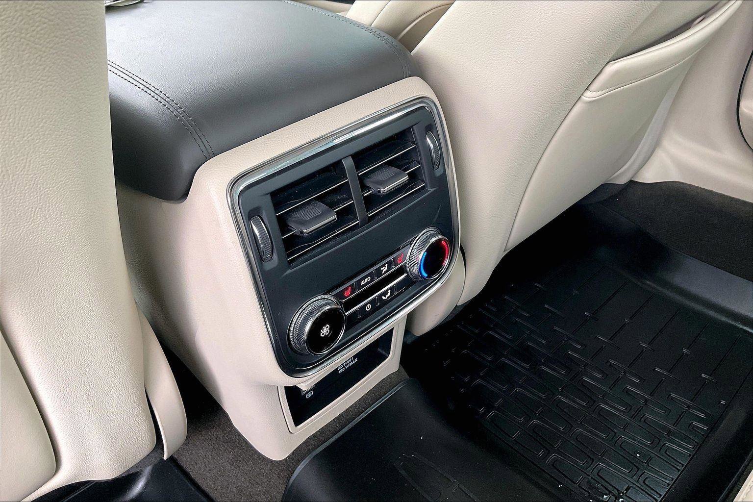Used 2019 Lincoln Continental Reserve AWD/4WD image 10