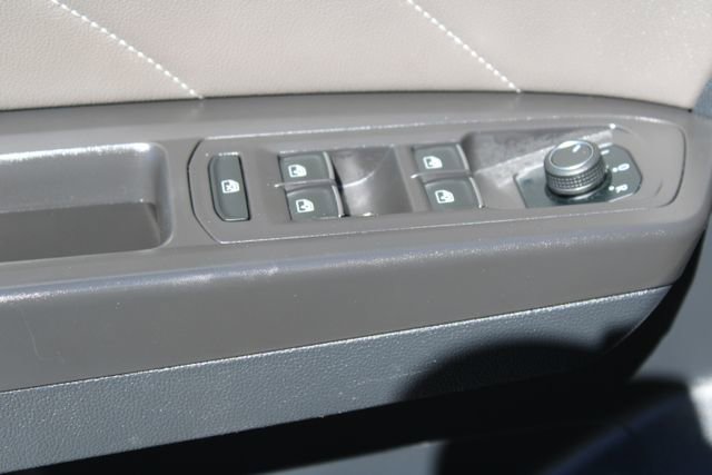 Used 2023 Volkswagen Atlas SEL image 13