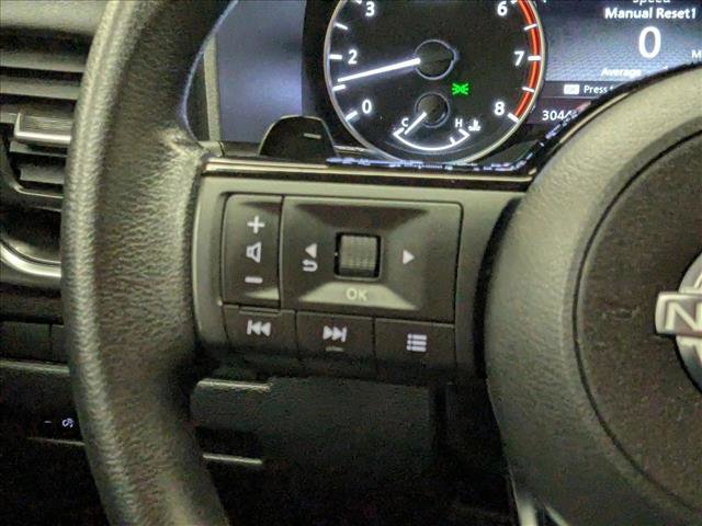 Used 2023 Nissan Rogue SV image 11