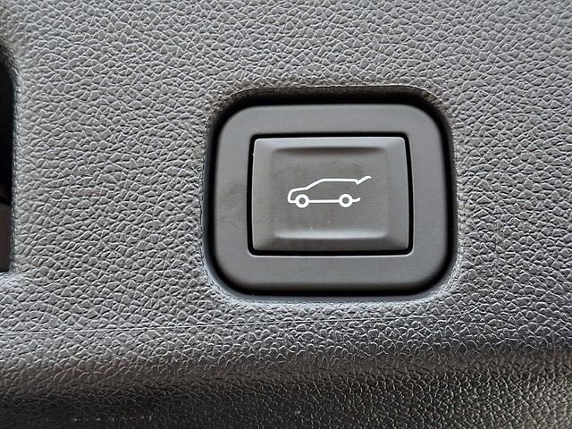 Certified 2025 Chevrolet Traverse Z71 w/ Driver Confidence Package AWD/4WD image 30