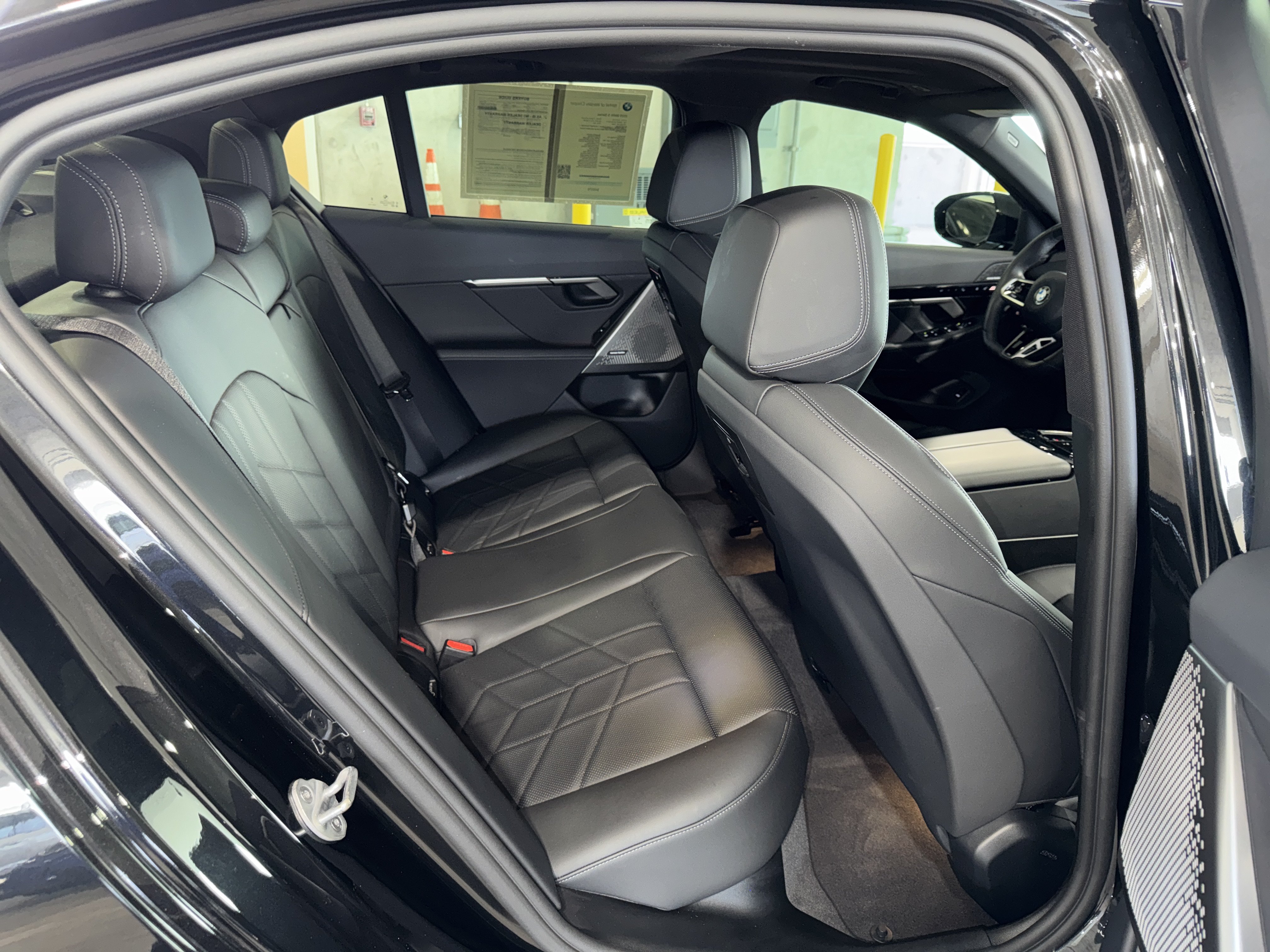 Used 2025 BMW 530i w/ M Sport Package RWD image 12