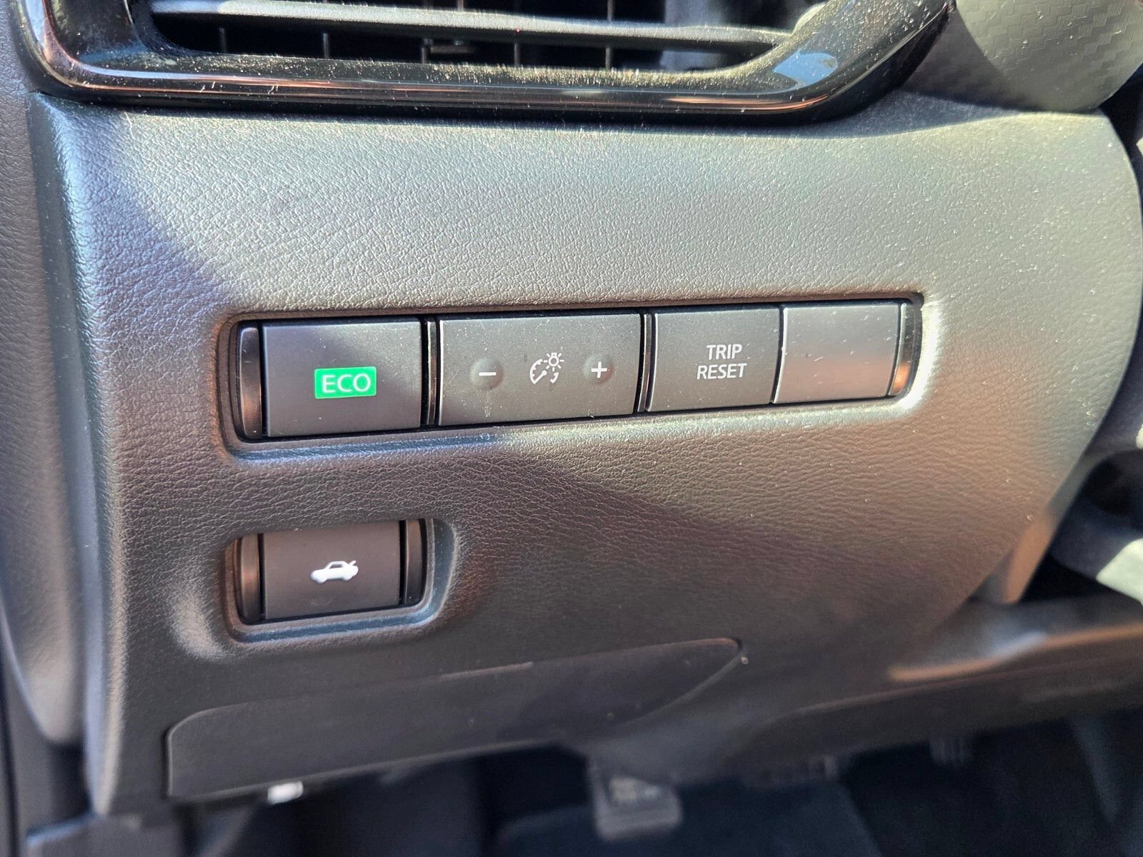 Used 2024 Nissan Sentra SV FWD image 28