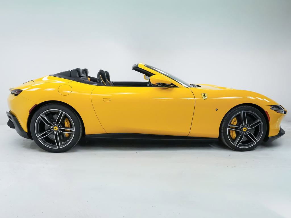 Used 2025 Ferrari Roma Spider image 9