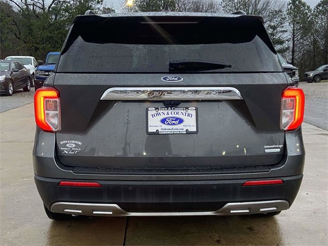 Certified 2020 Ford Explorer XLT w/ Equipment Group 202A image 4