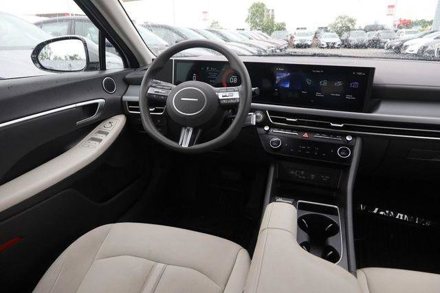 Used 2025 Hyundai Sonata SEL FWD image 23