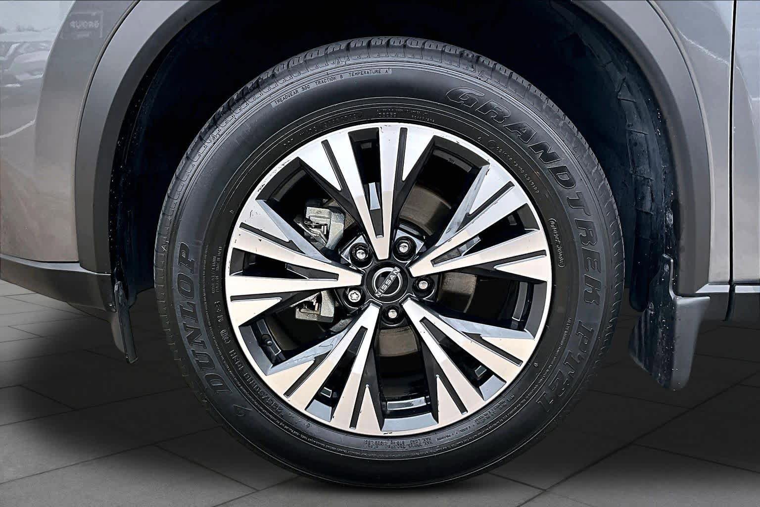 Certified 2023 Nissan Rogue SV FWD image 10