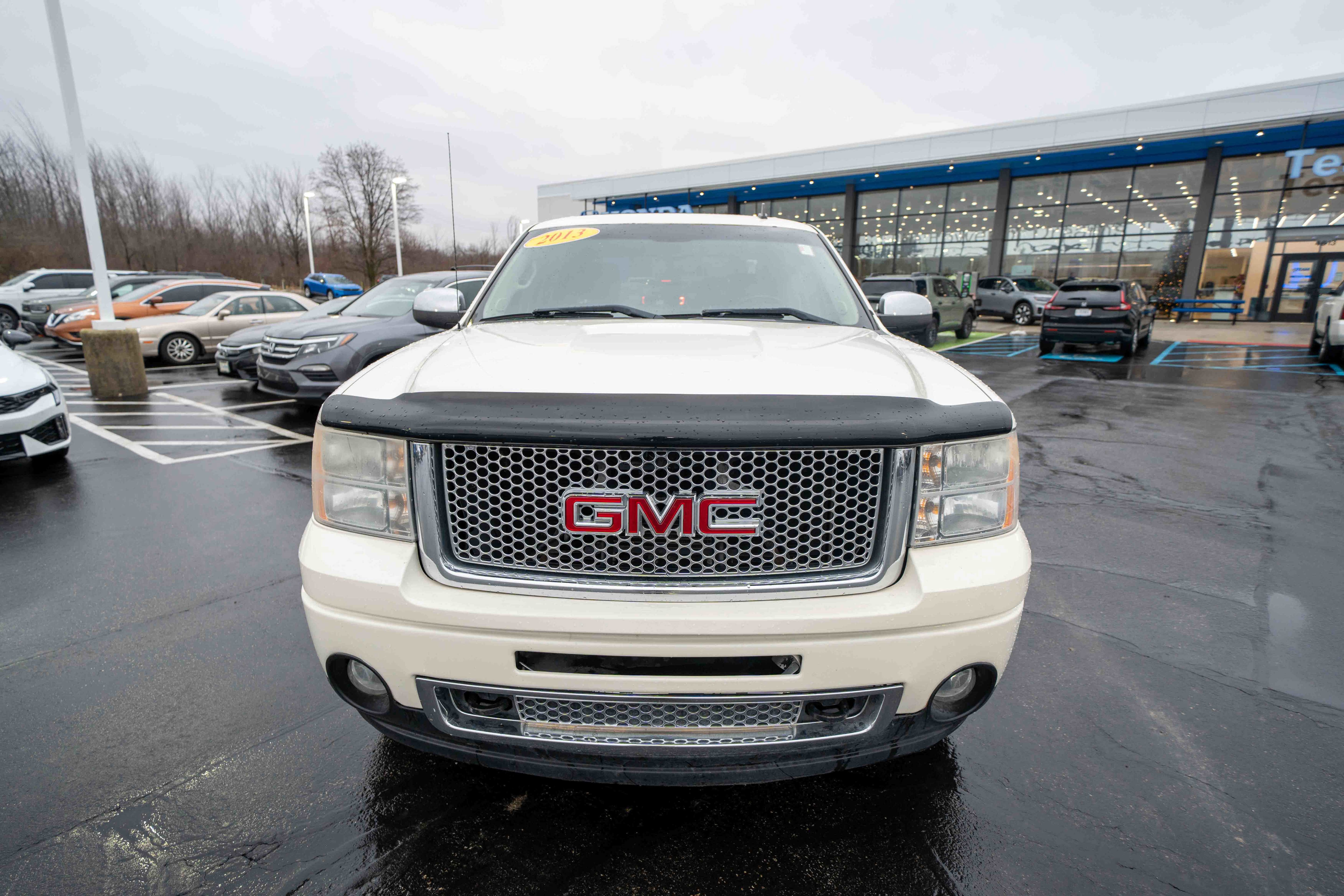 Used 2013 GMC Sierra 1500 Denali image 2
