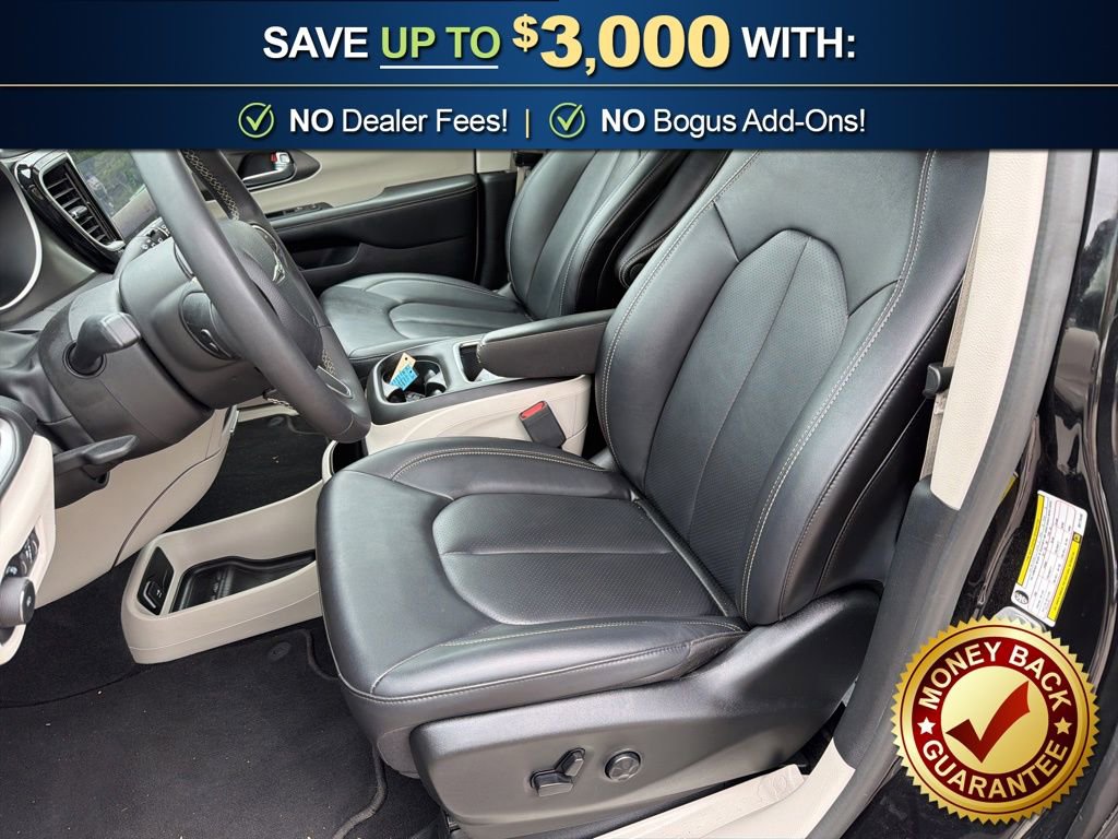 Used 2024 Chrysler Pacifica Touring-L FWD image 14