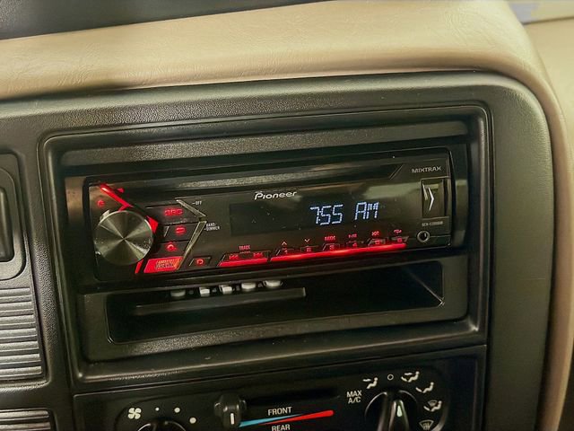 Used 1999 Ford Windstar SE image 16