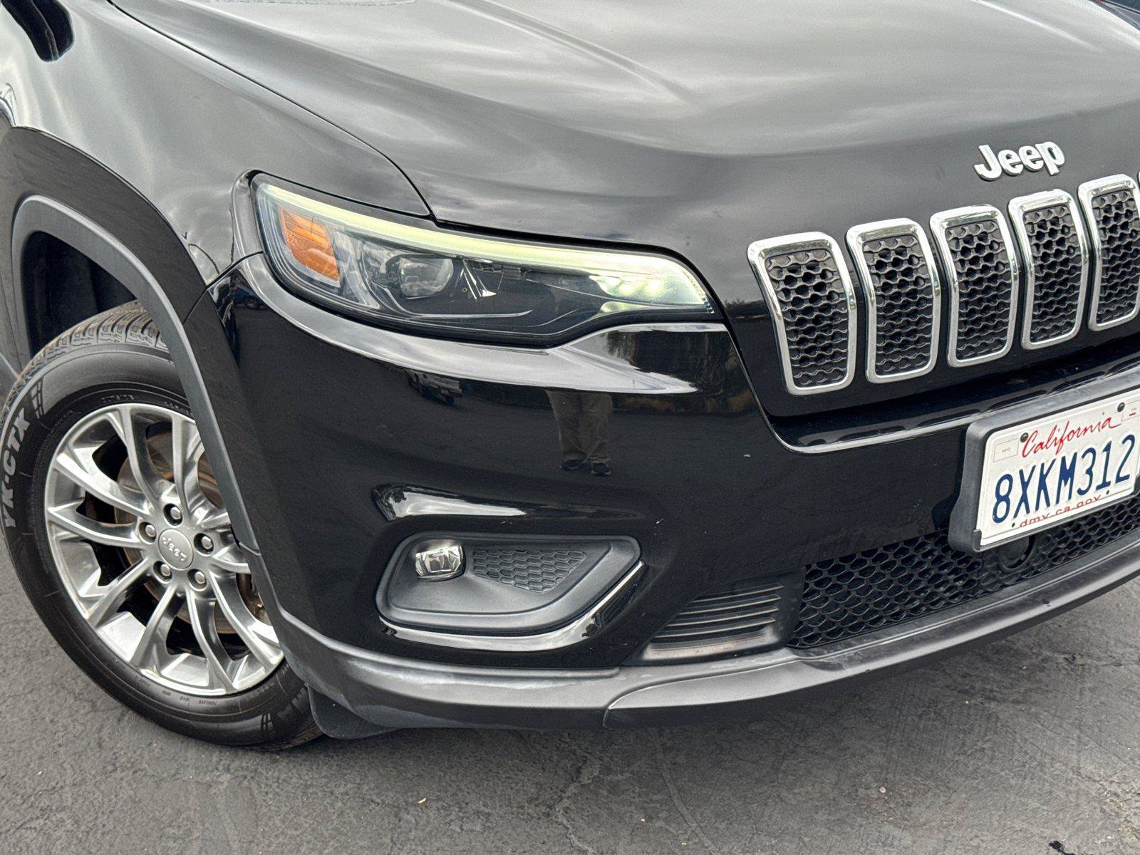 Used 2021 Jeep Cherokee Latitude Plus w/ Sun & Sound Group AWD/4WD image 3