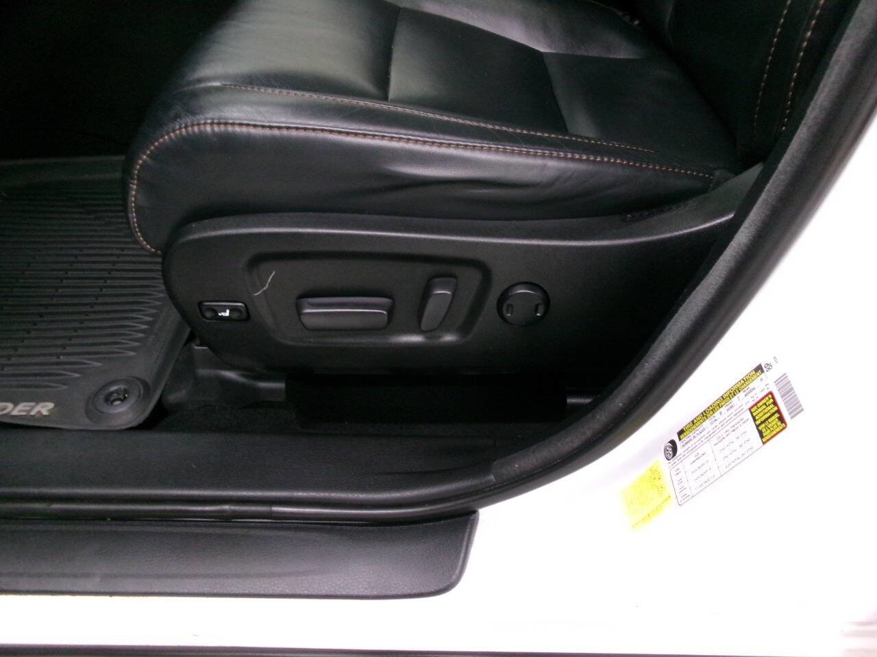 Used 2018 Toyota Highlander XLE image 22