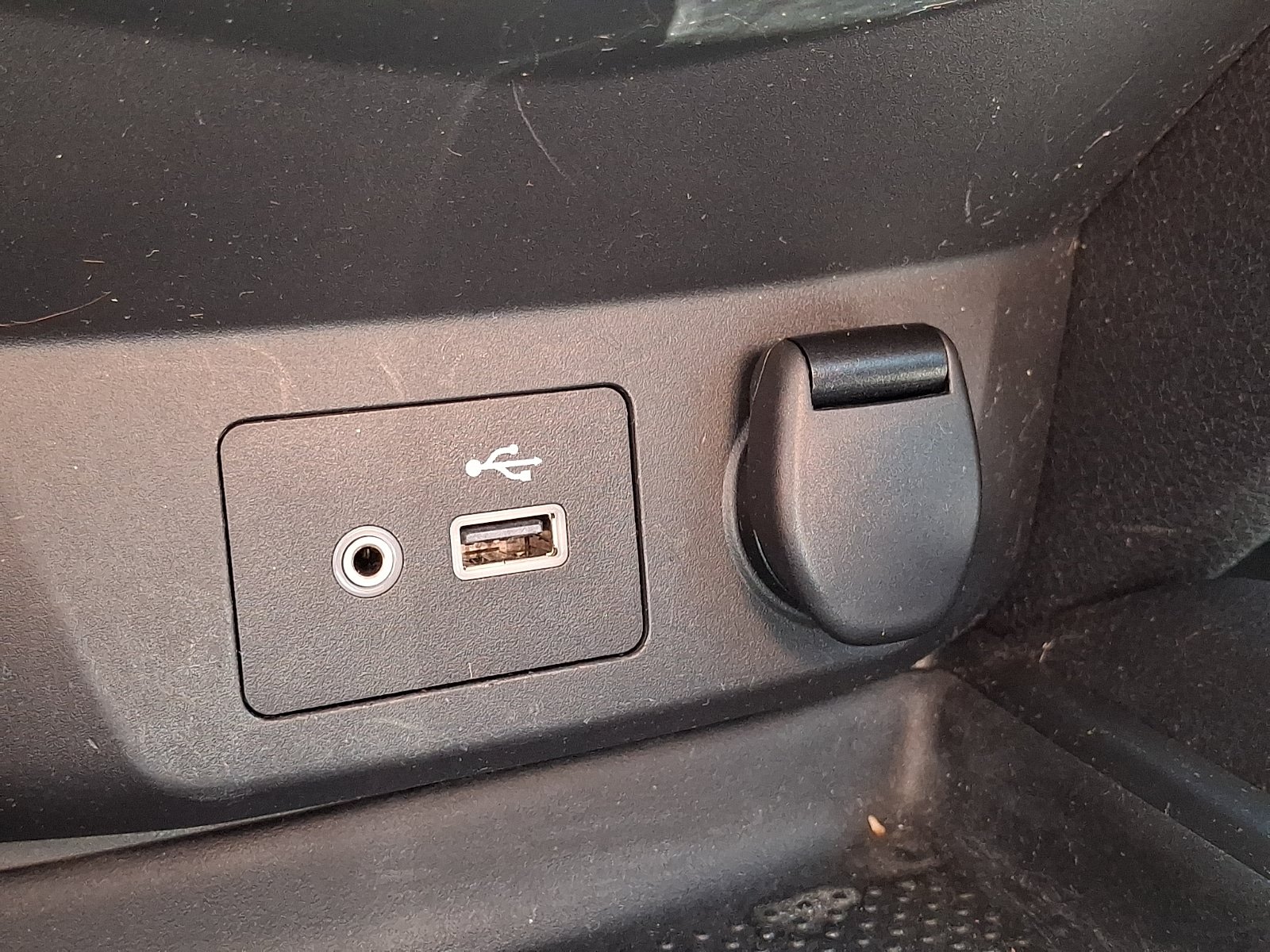 Used 2020 Nissan Rogue SV AWD/4WD image 23