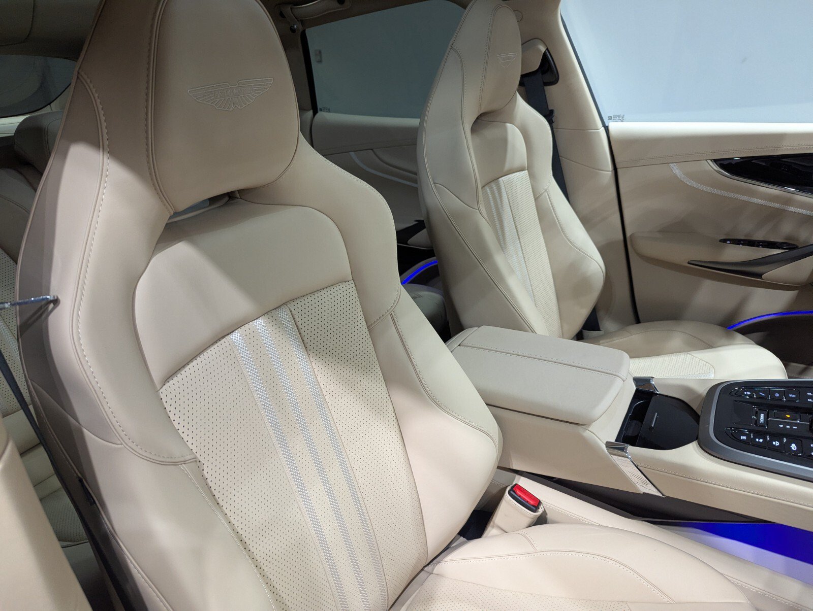 New 2026 Aston Martin DBX 707 AWD/4WD image 29