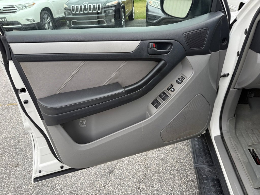 Used 2007 Toyota 4Runner SR5 image 12