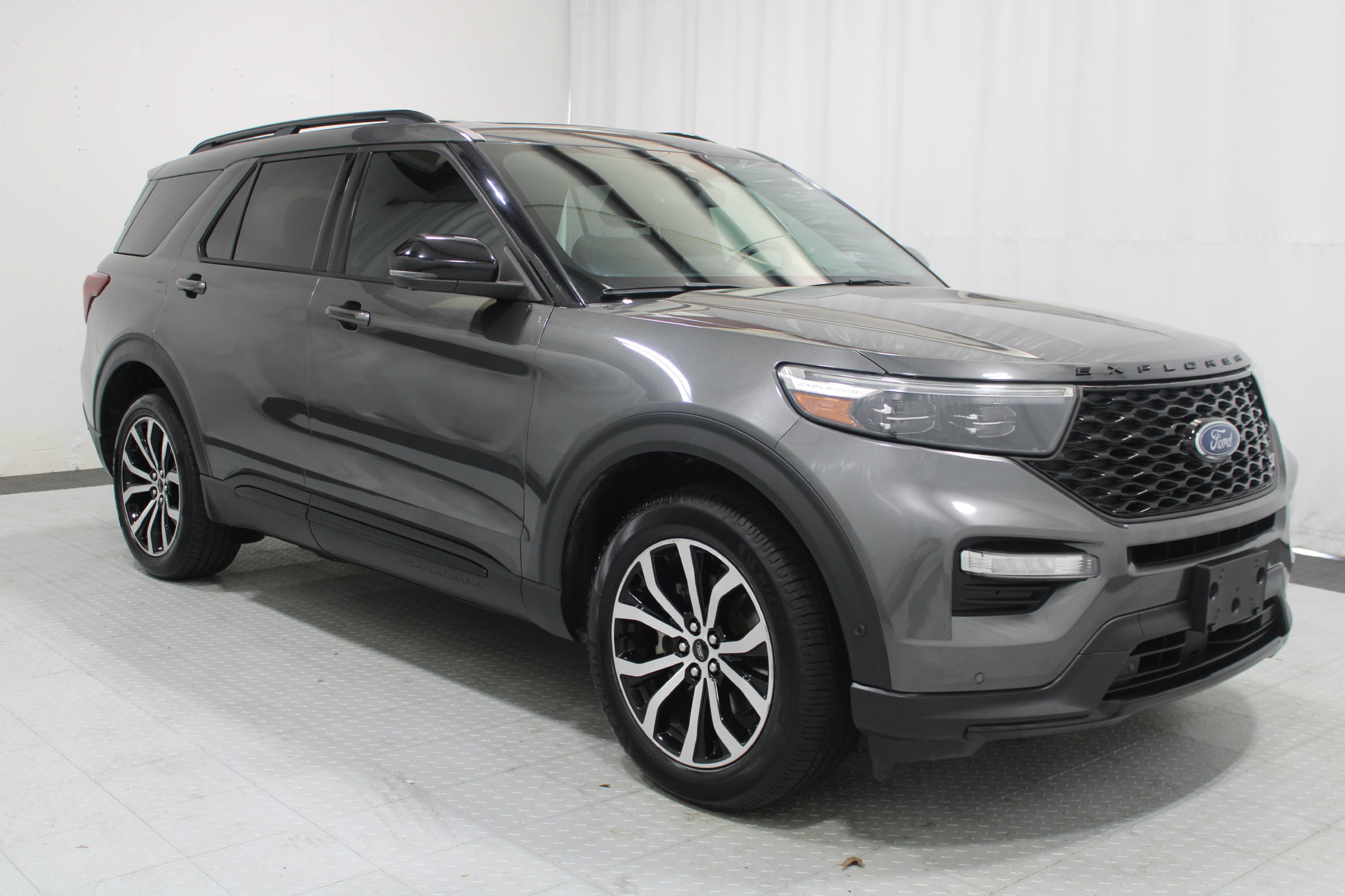 Used 2020 Ford Explorer ST w/ Premium Technology Package AWD/4WD image 4
