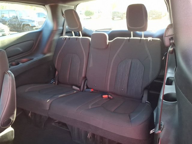 Used 2018 Chrysler Pacifica Touring Plus w/ S Appearance Package FWD image 26