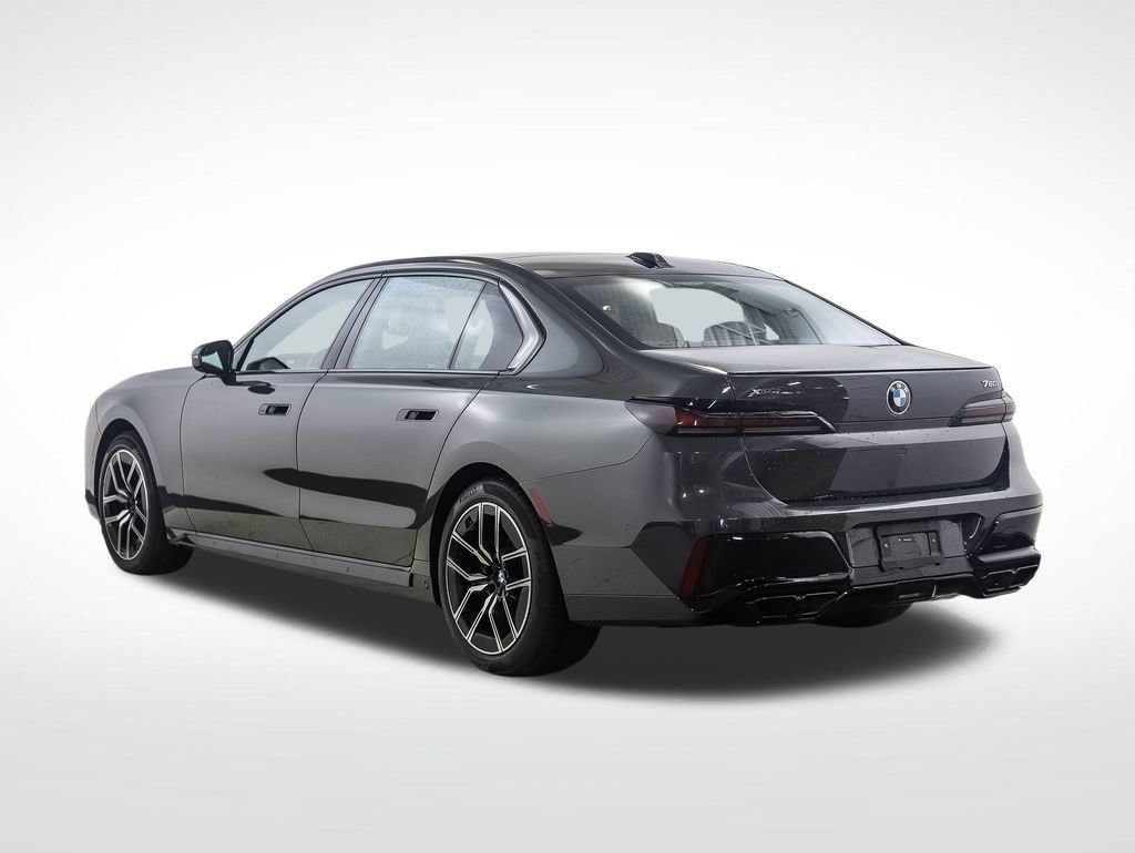 Used 2024 BMW 760i xDrive w/ Executive Package AWD/4WD image 3