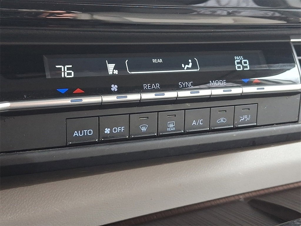 Used 2022 Toyota Sienna LE image 14