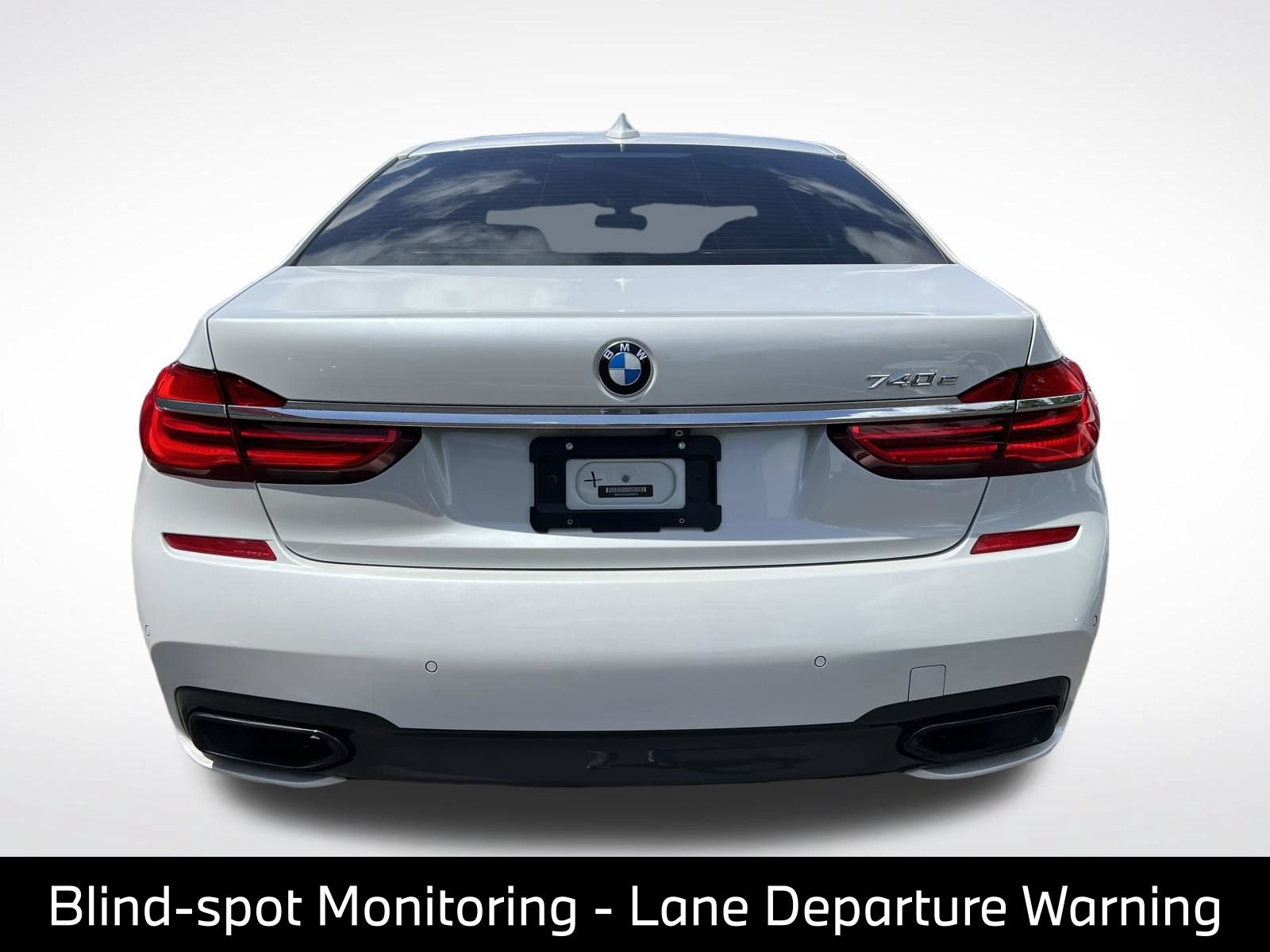 Used 2018 BMW 740e xDrive w/ M Sport Package AWD/4WD image 9