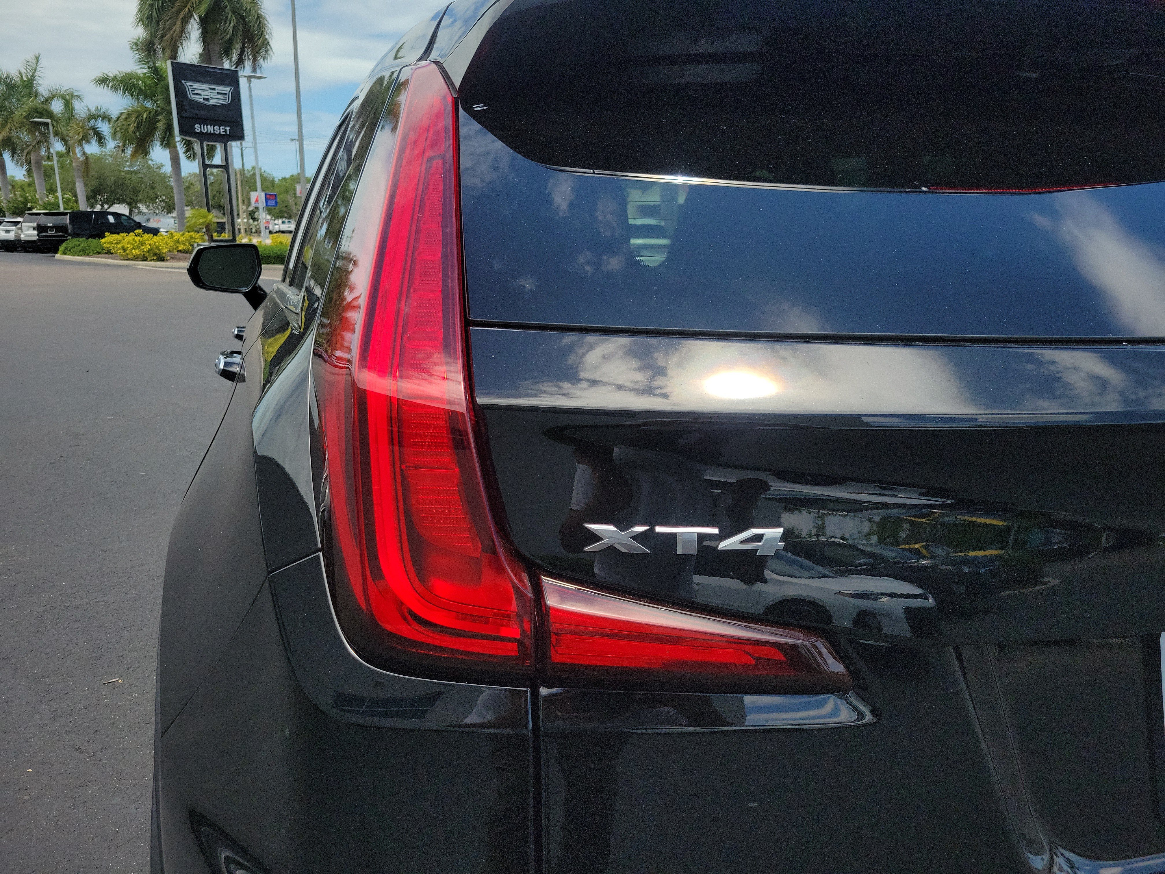 Certified 2025 Cadillac XT4 Premium Luxury FWD image 10