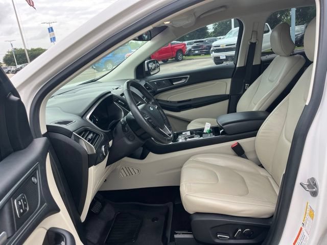 Used 2019 Ford Edge Titanium FWD image 13