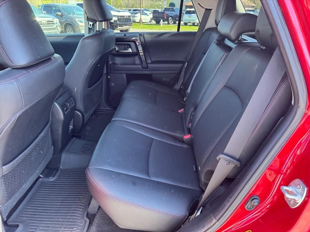 Used 2020 Toyota 4Runner TRD Off-Road Premium w/ Moonroof Package AWD/4WD image 10
