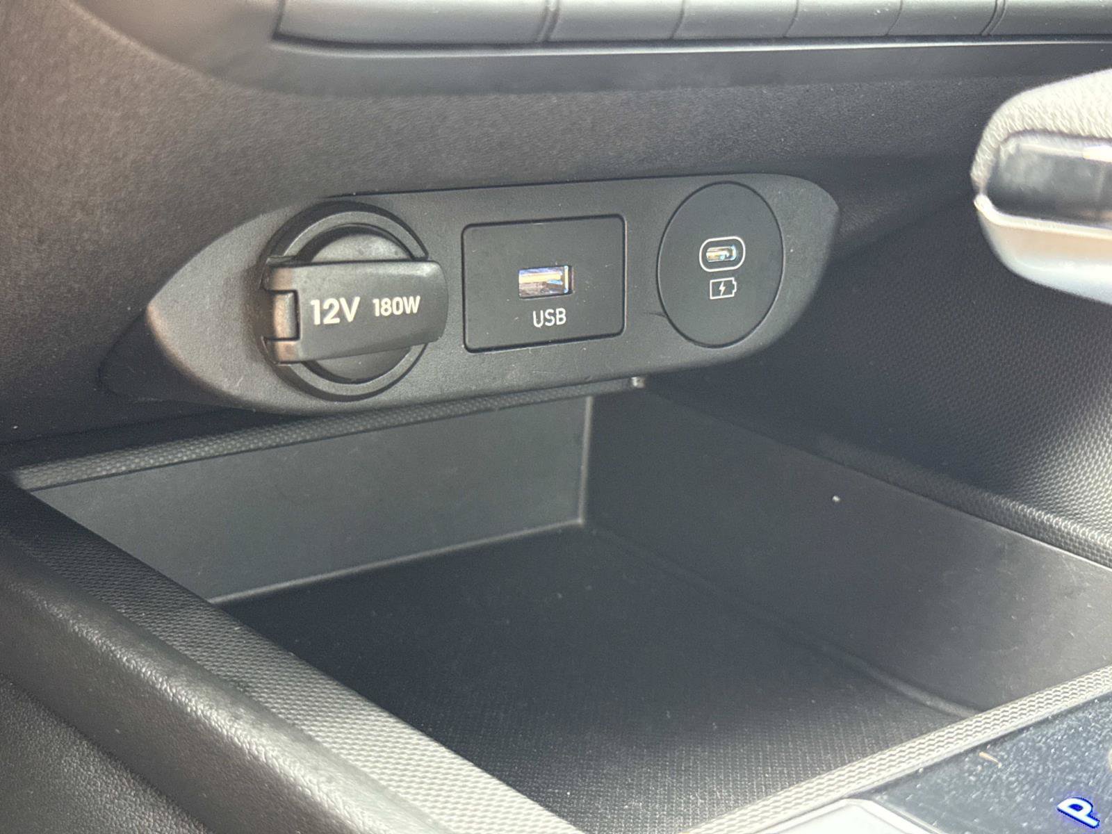 Used 2024 Hyundai Elantra SEL FWD image 12