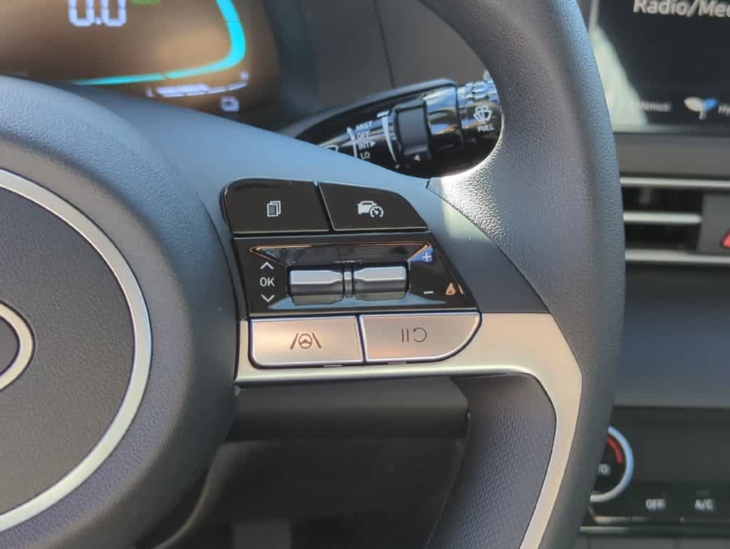 New 2026 Hyundai Elantra Hybrid FWD image 25