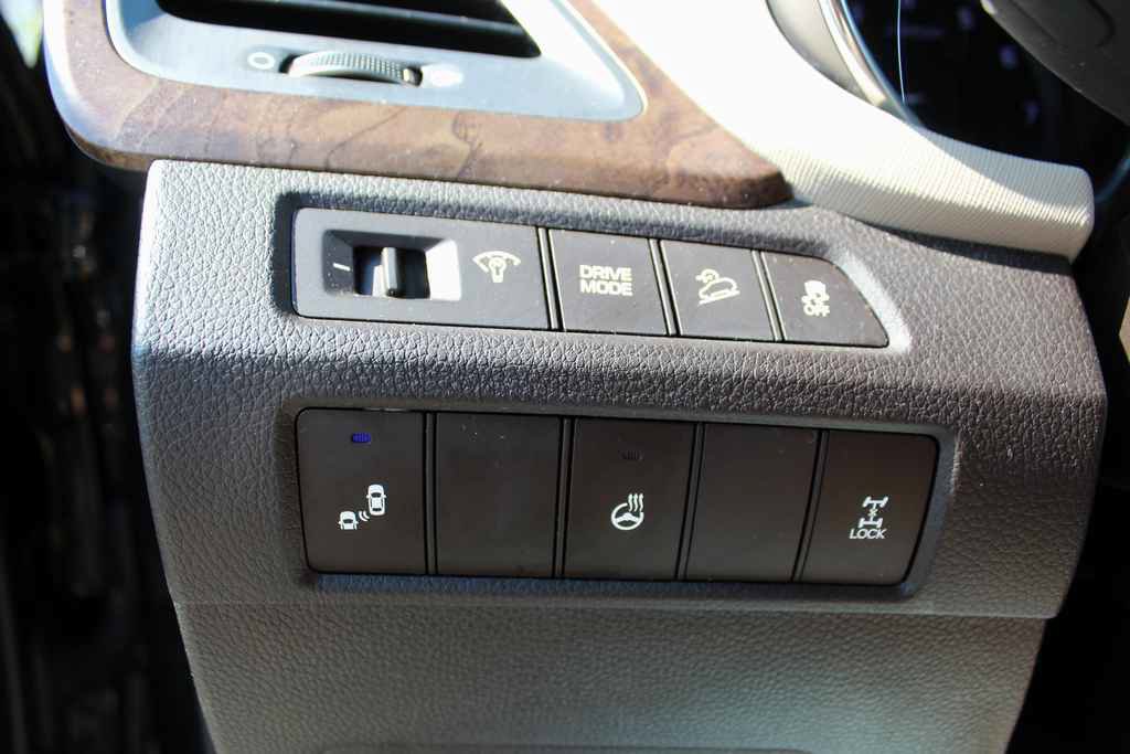 Used 2018 Hyundai Santa Fe Sport w/ Cargo Package AWD/4WD image 14