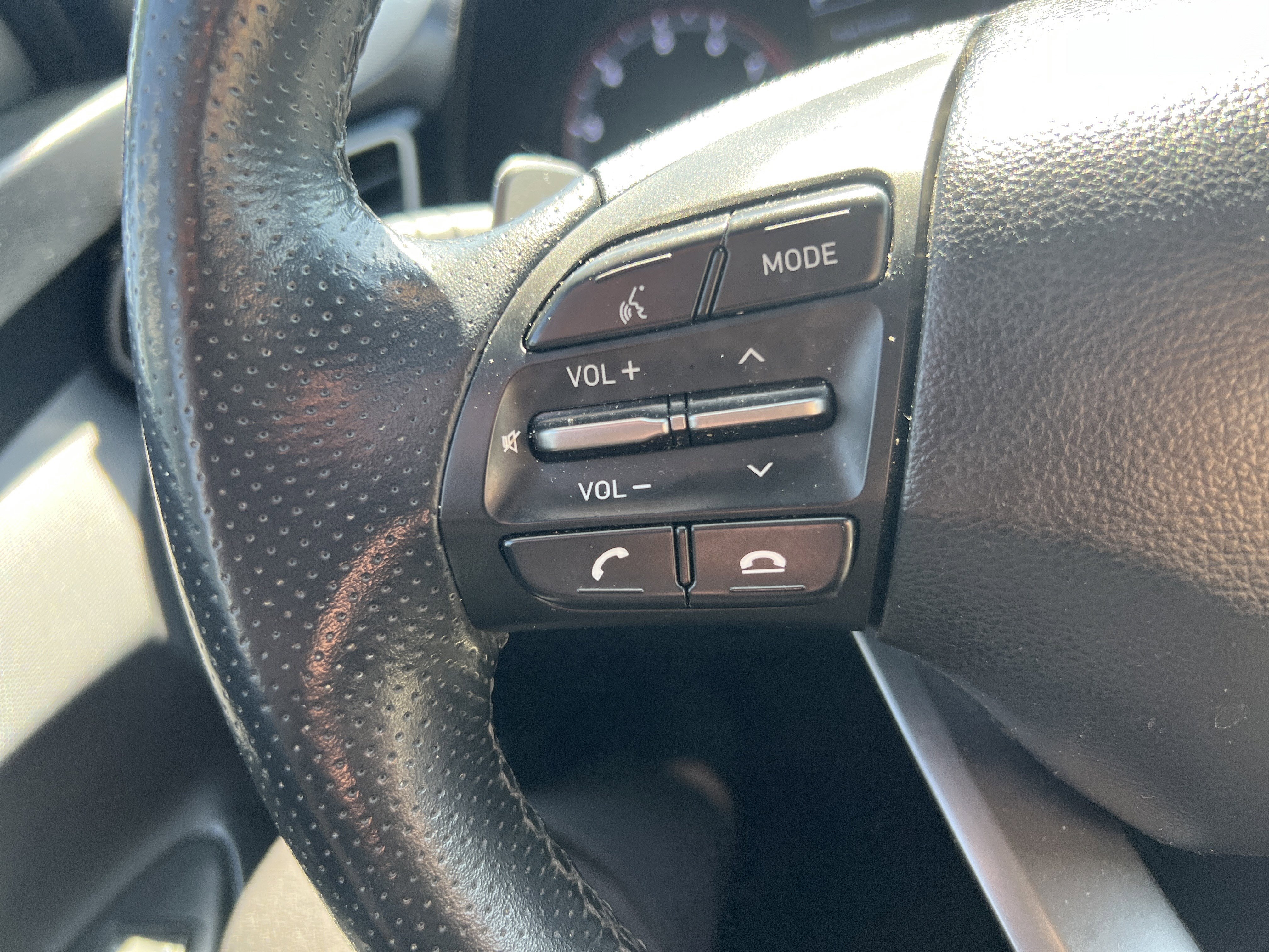 Used 2019 Hyundai Veloster Turbo Ultimate FWD image 19