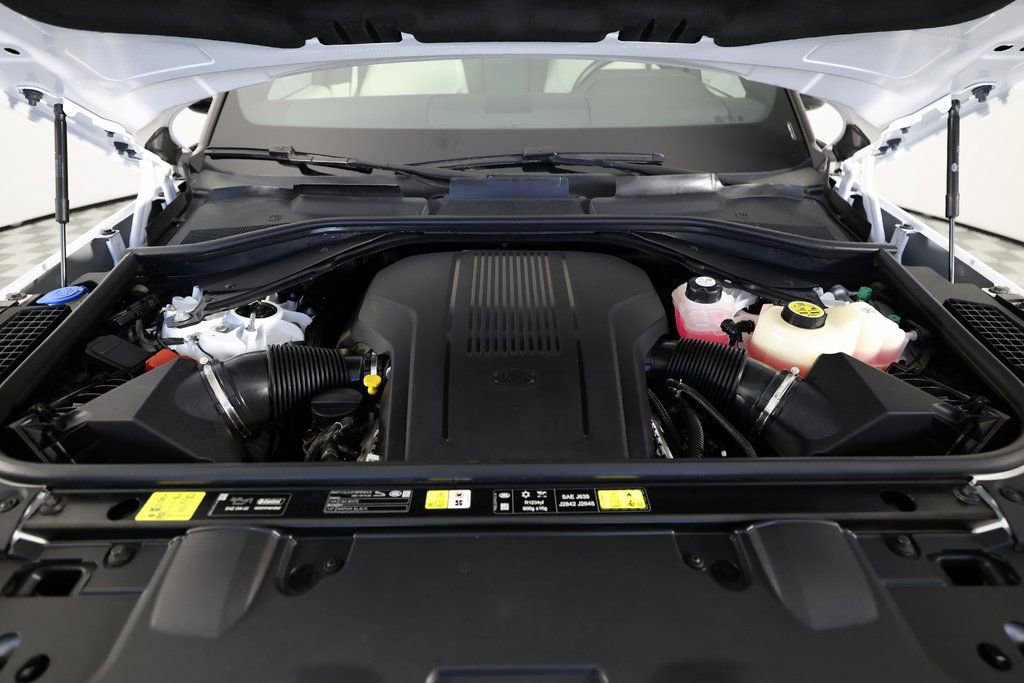 Used 2025 Land Rover Range Rover SE image 44