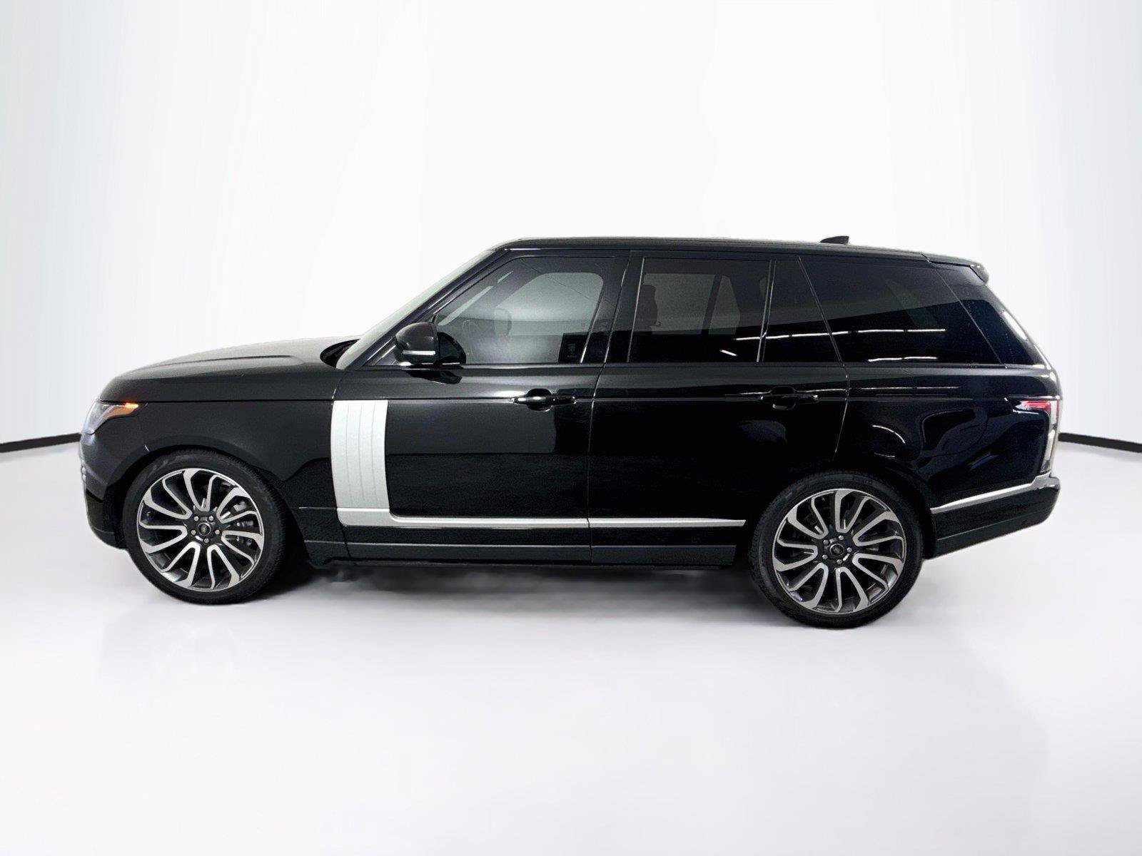 Used 2019 Land Rover Range Rover Supercharged AWD/4WD image 2