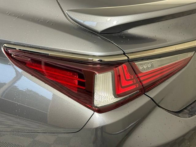 Used 2024 Lexus ES 350 F Sport w/ Accessory Package (Z2) FWD image 14