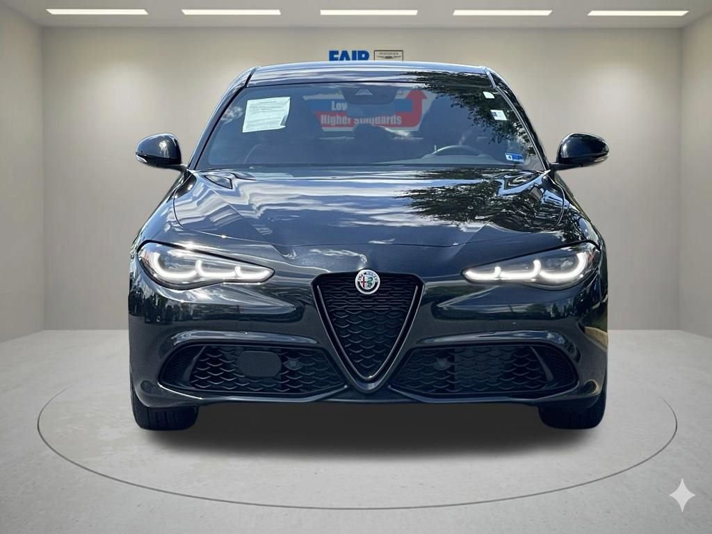 Used 2024 Alfa Romeo Giulia Veloce AWD/4WD image 4