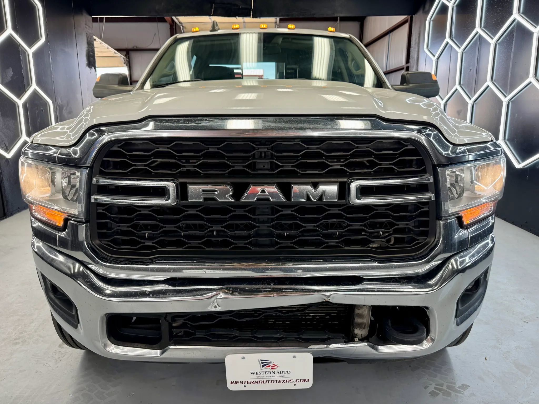 Used 2019 RAM 5500 Tradesman w/ Ambulance Prep Group RWD image 3