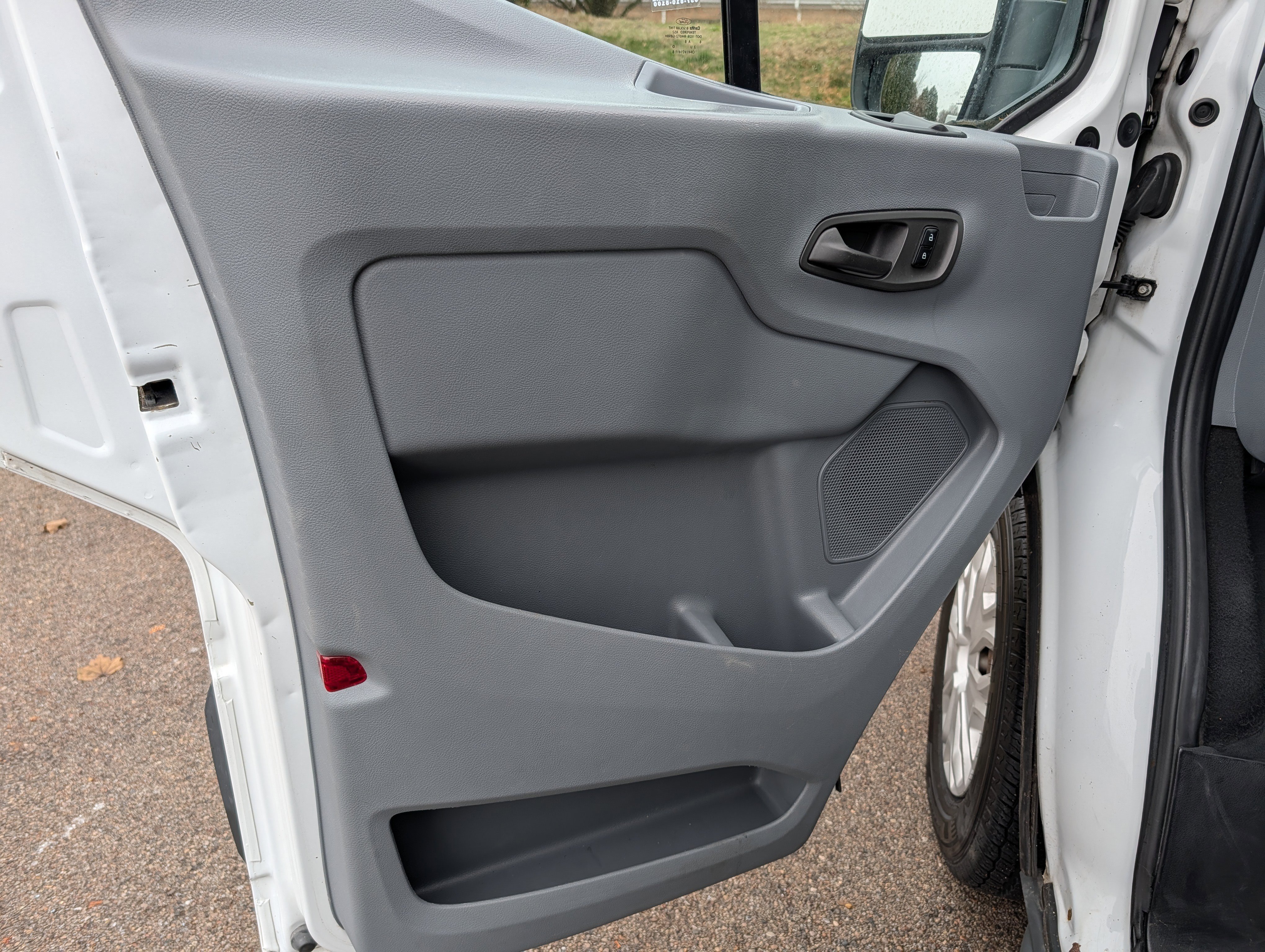 Used 2017 Ford Transit 350 XLT image 24