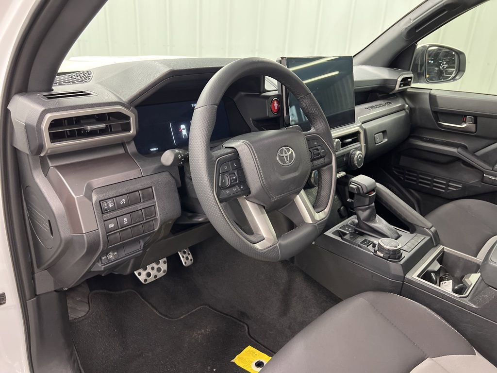 Used 2025 Toyota Tacoma TRD Sport image 17
