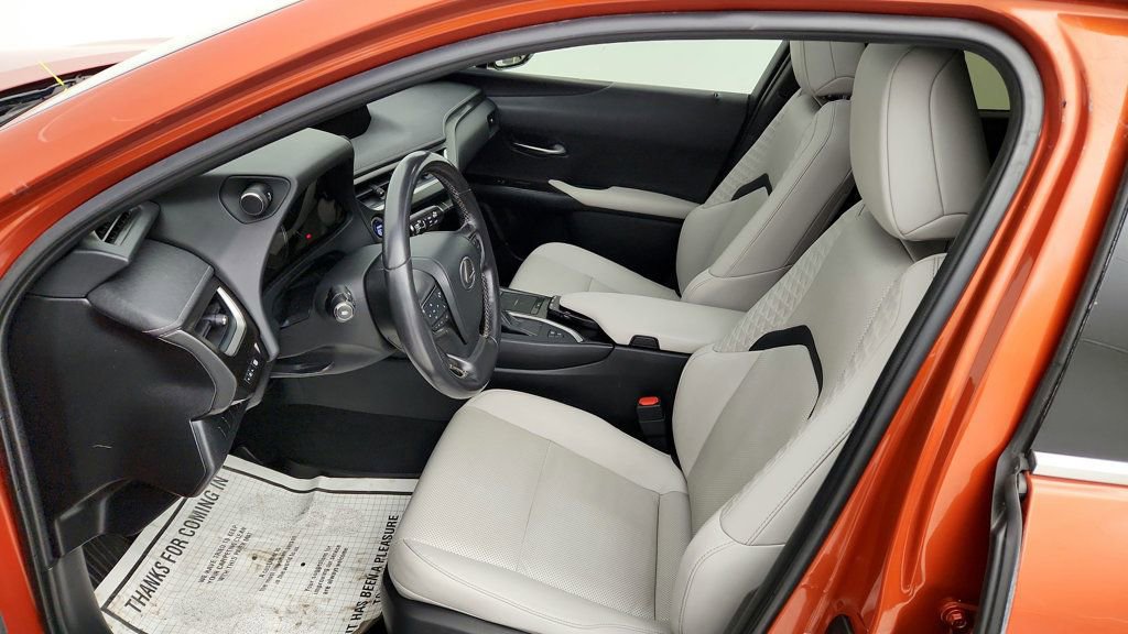 Used 2019 Lexus UX 250h w/ Premium Package image 22