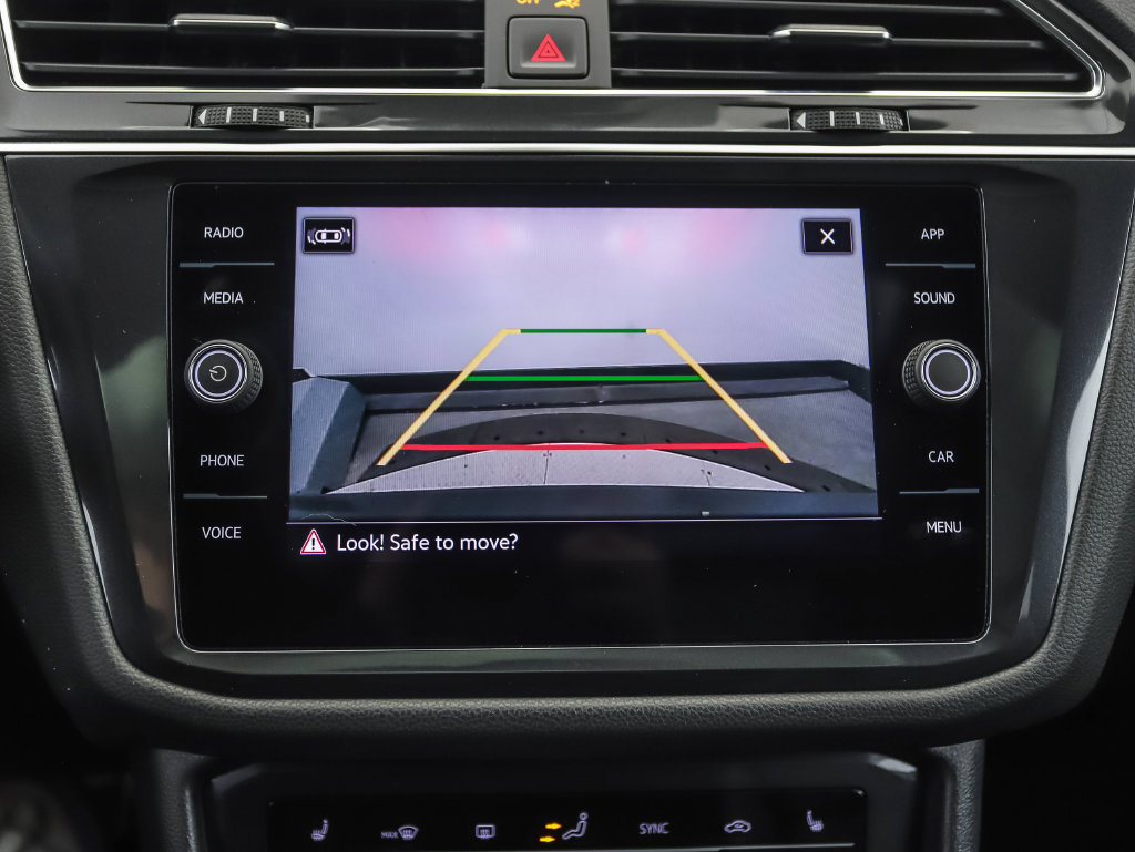Used 2022 Volkswagen Tiguan SE R-Line AWD/4WD image 17