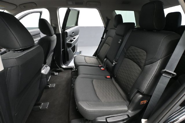 Used 2024 Nissan Pathfinder SV FWD image 30