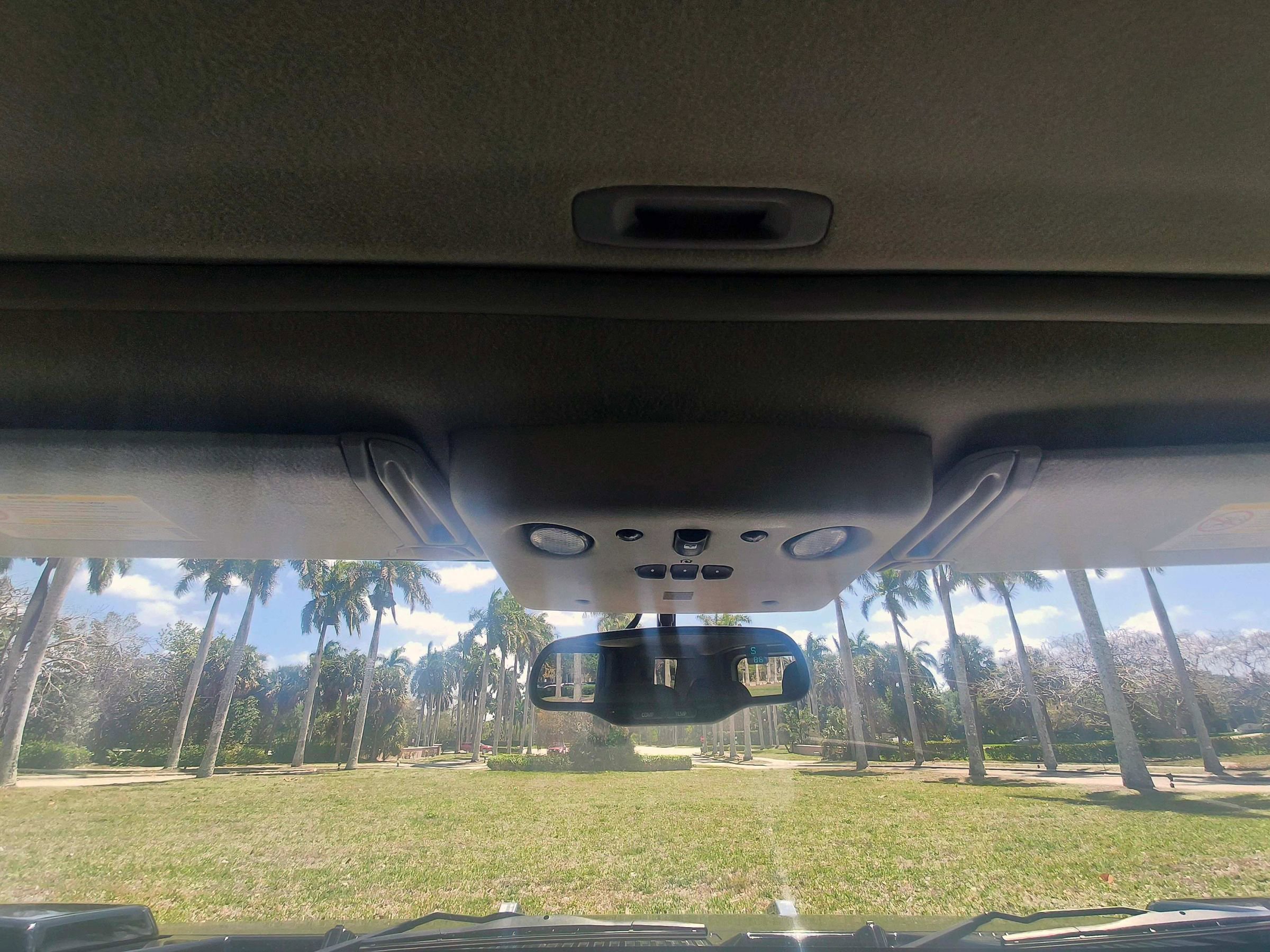 Used 2003 HUMMER H2 w/ Preferred Equipment Group image 24