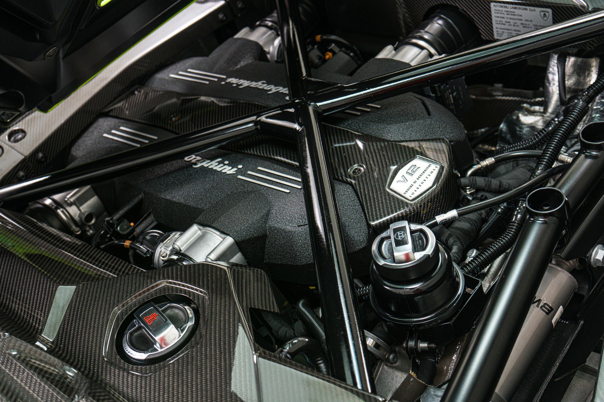 Used 2019 Lamborghini Aventador S image 48