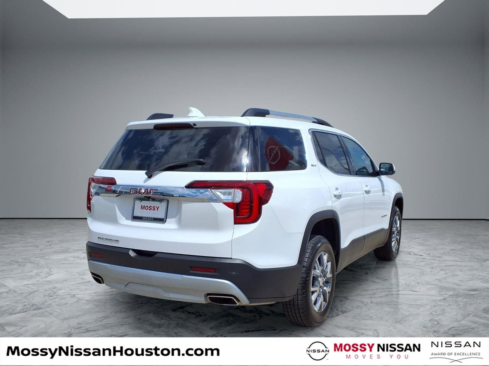 Used 2023 GMC Acadia SLT image 7