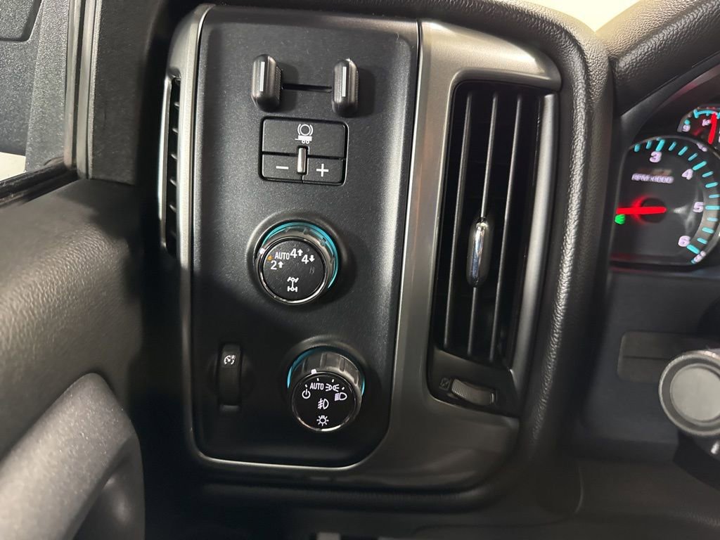 Used 2017 Chevrolet Silverado 1500 LT w/ All Star Edition image 18