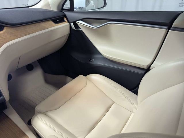 Used 2019 Tesla Model S Standard Range image 8